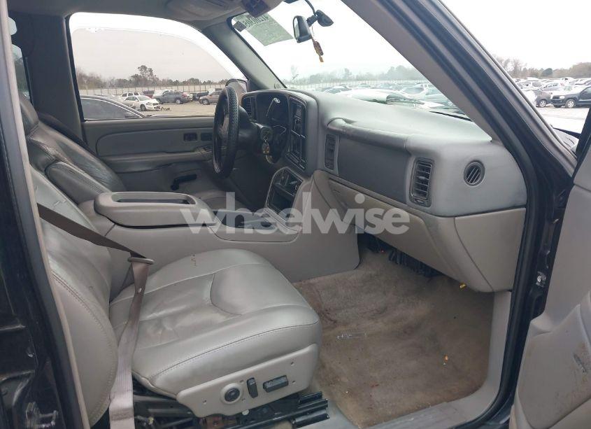 Photo 5 of 2004 Chevrolet Tahoe LT (VIN 1GNEC13Z04R141253)