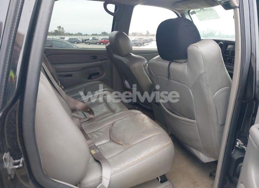 Photo 8 of 2004 Chevrolet Tahoe LT (VIN 1GNEC13Z04R141253)