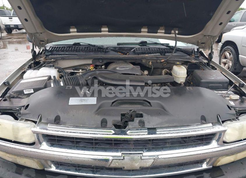 Photo 10 of 2004 Chevrolet Tahoe LS (VIN 1GNEC13Z04R203993)