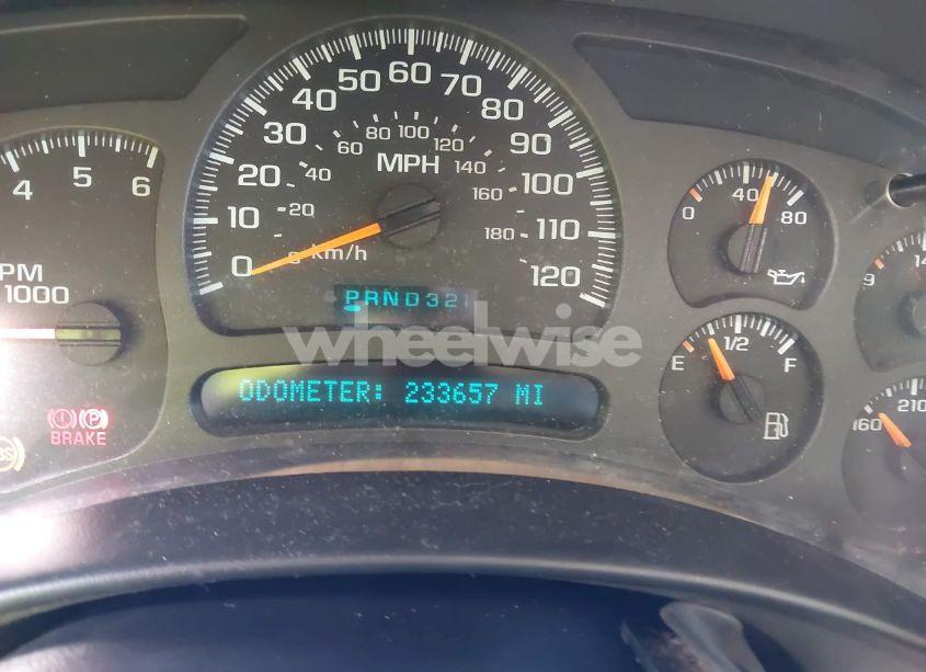 Photo 7 of 2004 Chevrolet Tahoe LS (VIN 1GNEC13Z04R203993)