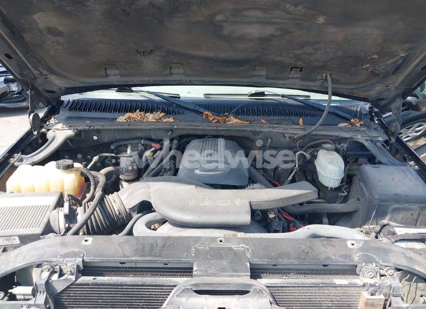 Photo 10 of 2004 Chevrolet Tahoe LT (VIN 1GNEC13Z04R248965)