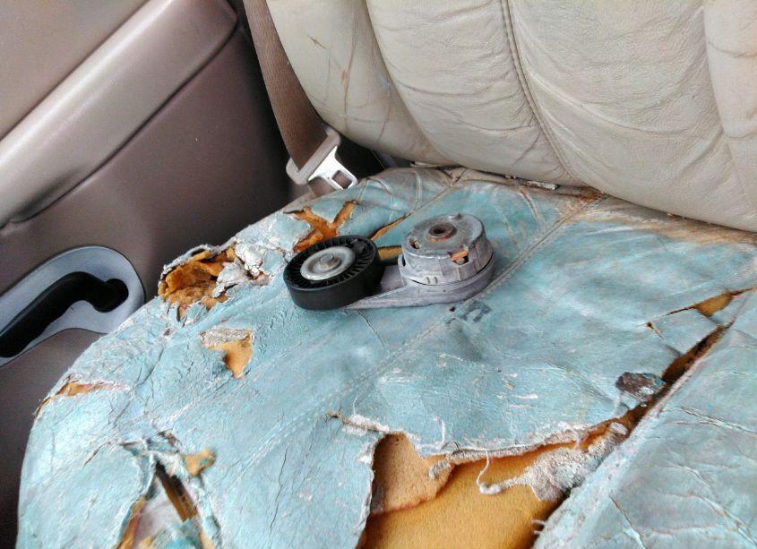 Photo 12 of 2002 Chevrolet Tahoe LT (VIN 1GNEC13Z12R138777)