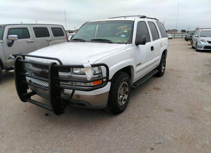 Photo 2 of 2002 Chevrolet Tahoe LT (VIN 1GNEC13Z12R138777)