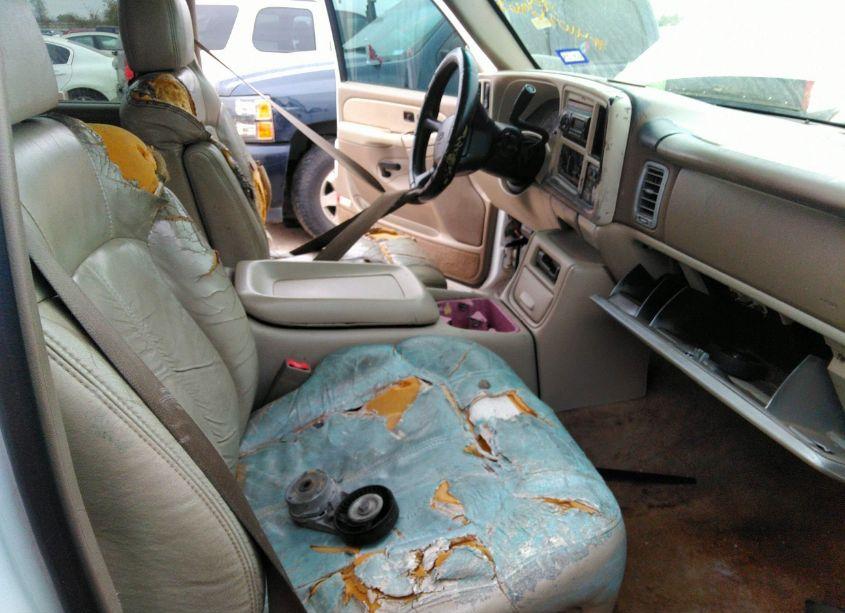 Photo 5 of 2002 Chevrolet Tahoe LT (VIN 1GNEC13Z12R138777)