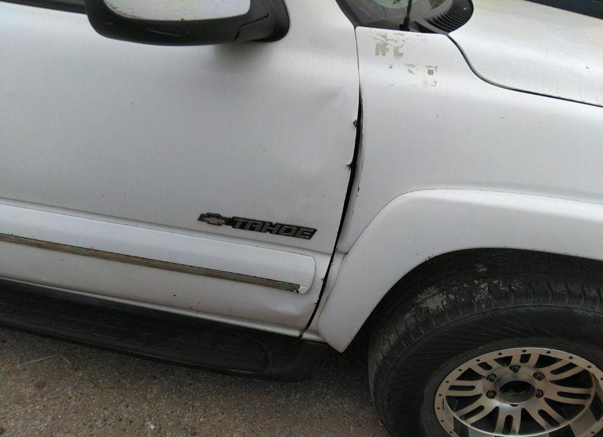 Photo 6 of 2002 Chevrolet Tahoe LT (VIN 1GNEC13Z12R138777)