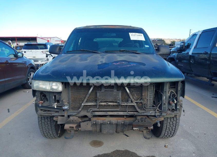 Photo 13 of 2002 Chevrolet Tahoe LS (VIN 1GNEC13Z12R179121)