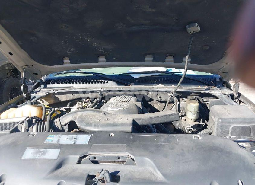 Photo 10 of 2002 Chevrolet Tahoe LT (VIN 1GNEC13Z12R210240)