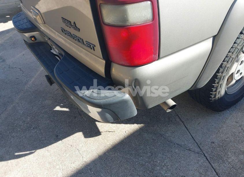 Photo 6 of 2002 Chevrolet Tahoe LT (VIN 1GNEC13Z12R210240)