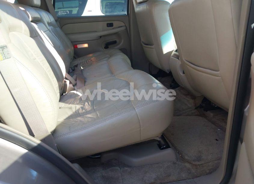 Photo 8 of 2002 Chevrolet Tahoe LT (VIN 1GNEC13Z12R210240)