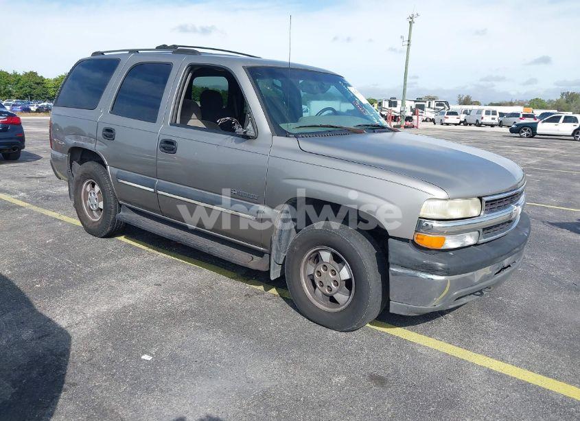 2002 Chevrolet Tahoe LS (VIN 1GNEC13Z12R217981) main photo