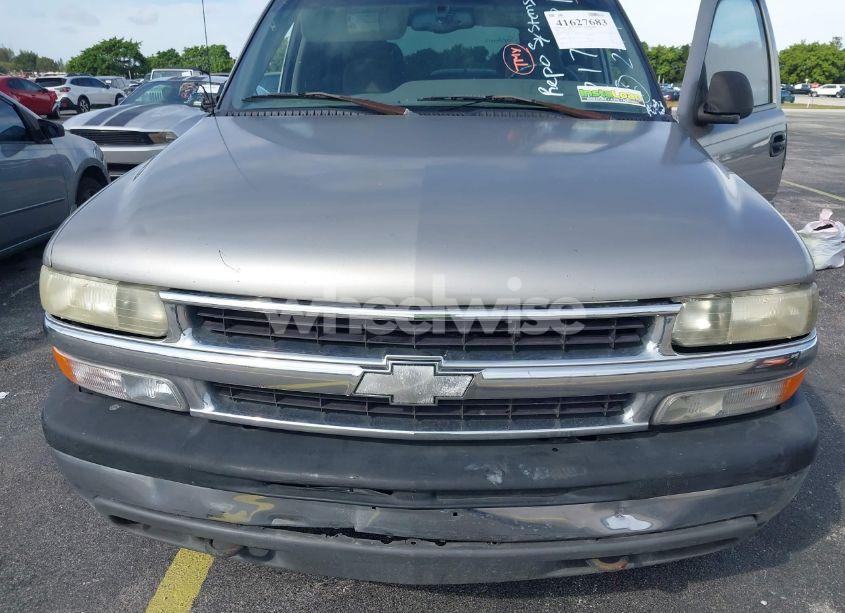 Photo 10 of 2002 Chevrolet Tahoe LS (VIN 1GNEC13Z12R217981)