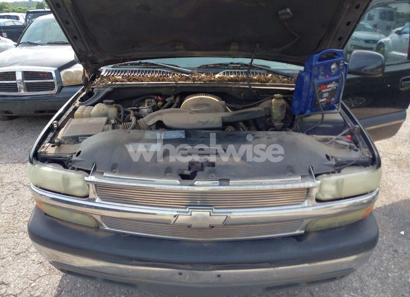 Photo 10 of 2002 Chevrolet Tahoe LT (VIN 1GNEC13Z12R262449)