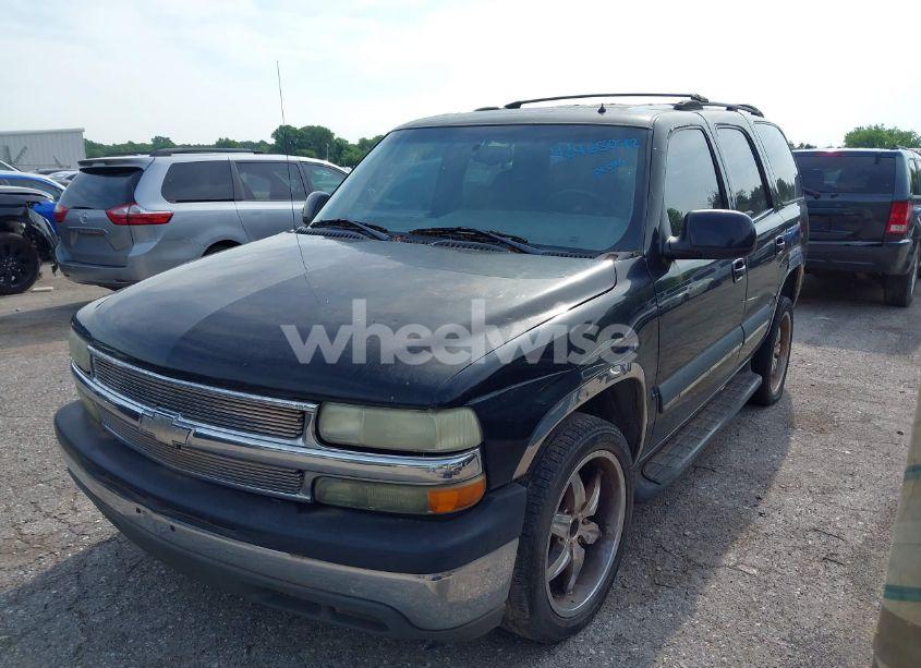 Photo 2 of 2002 Chevrolet Tahoe LT (VIN 1GNEC13Z12R262449)