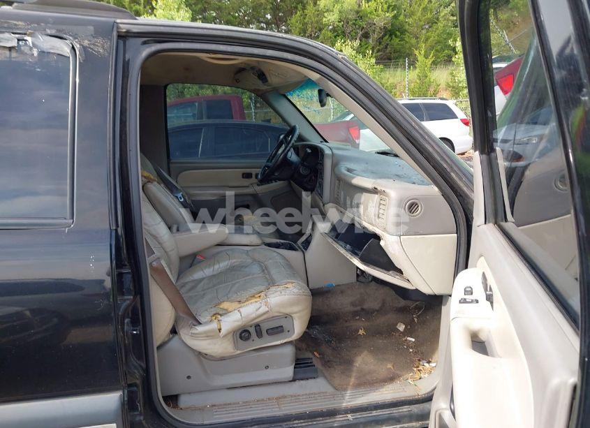 Photo 5 of 2002 Chevrolet Tahoe LT (VIN 1GNEC13Z12R262449)