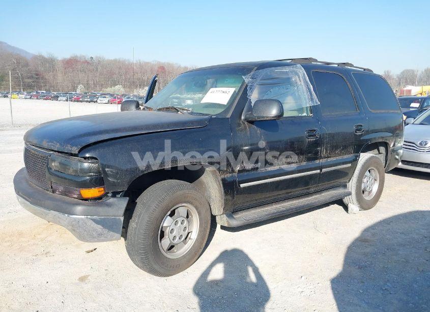 Photo 2 of 2003 Chevrolet Tahoe LS (VIN 1GNEC13Z13J239642)