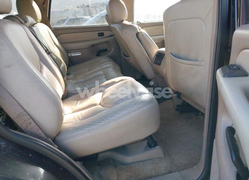 Photo 8 of 2003 Chevrolet Tahoe LS (VIN 1GNEC13Z13J239642)