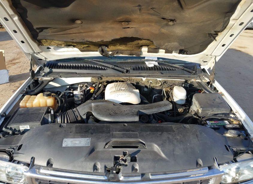 Photo 10 of 2004 Chevrolet Tahoe LT (VIN 1GNEC13Z14R118323)