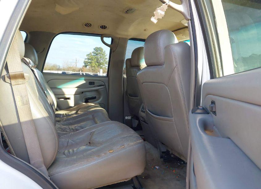 Photo 8 of 2004 Chevrolet Tahoe LT (VIN 1GNEC13Z14R118323)