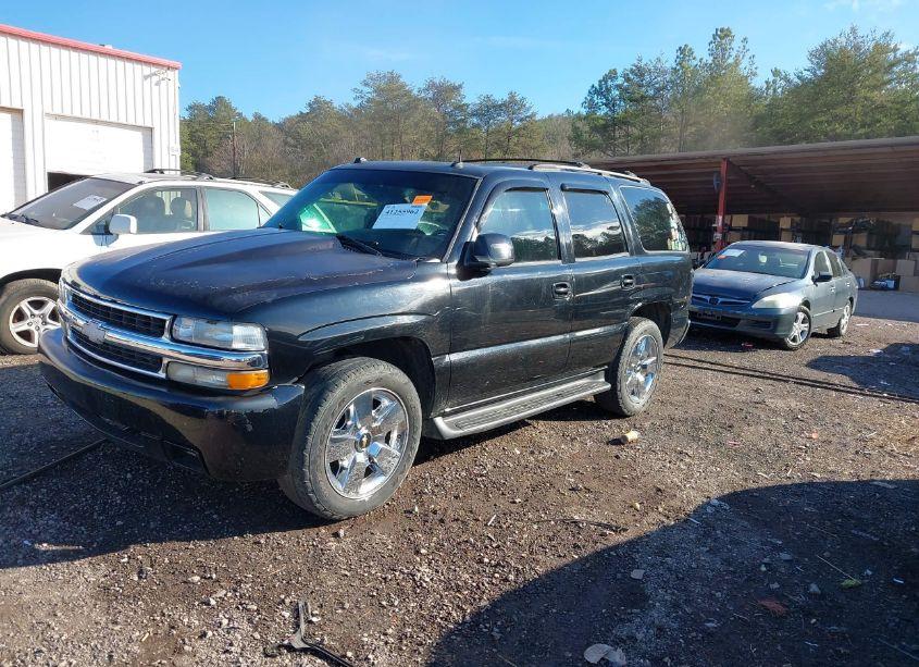 Photo 2 of 2004 Chevrolet Tahoe LT (VIN 1GNEC13Z14R150835)