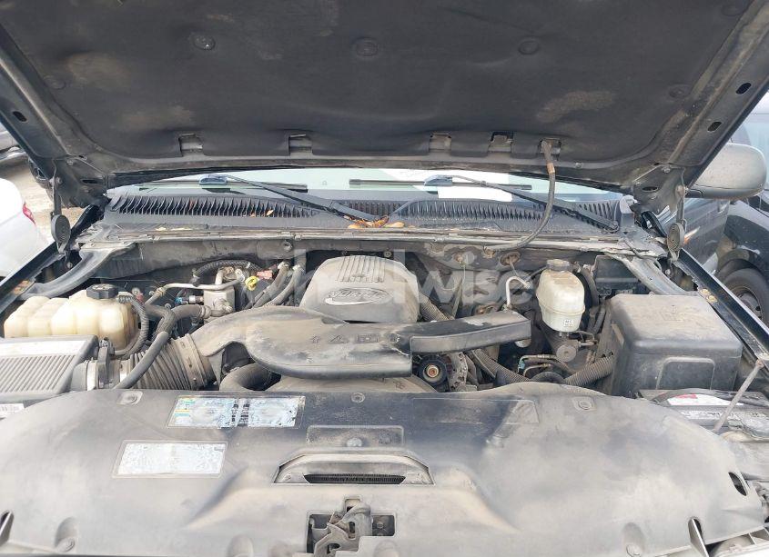 Photo 10 of 2004 Chevrolet Tahoe LS (VIN 1GNEC13Z14R188193)