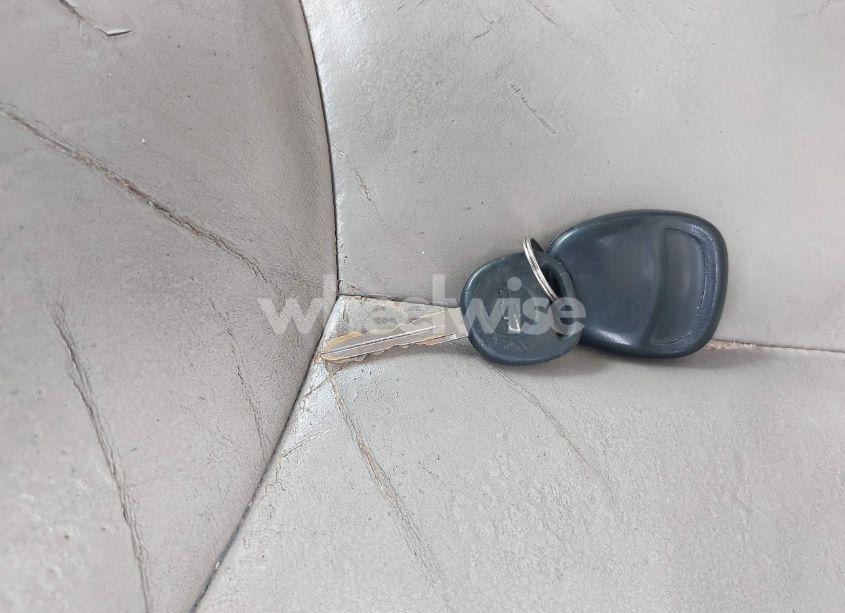 Photo 11 of 2004 Chevrolet Tahoe LS (VIN 1GNEC13Z14R188193)