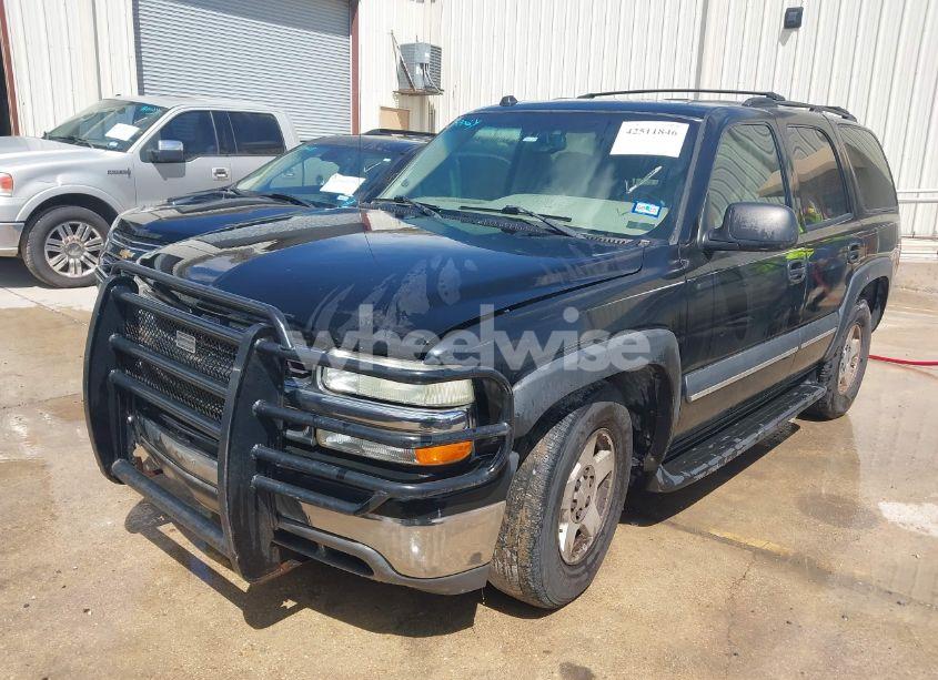 Photo 2 of 2004 Chevrolet Tahoe LS (VIN 1GNEC13Z14R188193)