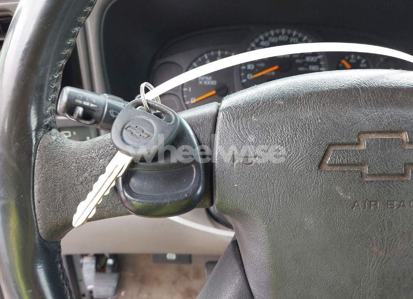 Photo 11 of 2004 Chevrolet Tahoe LT (VIN 1GNEC13Z14R203713)