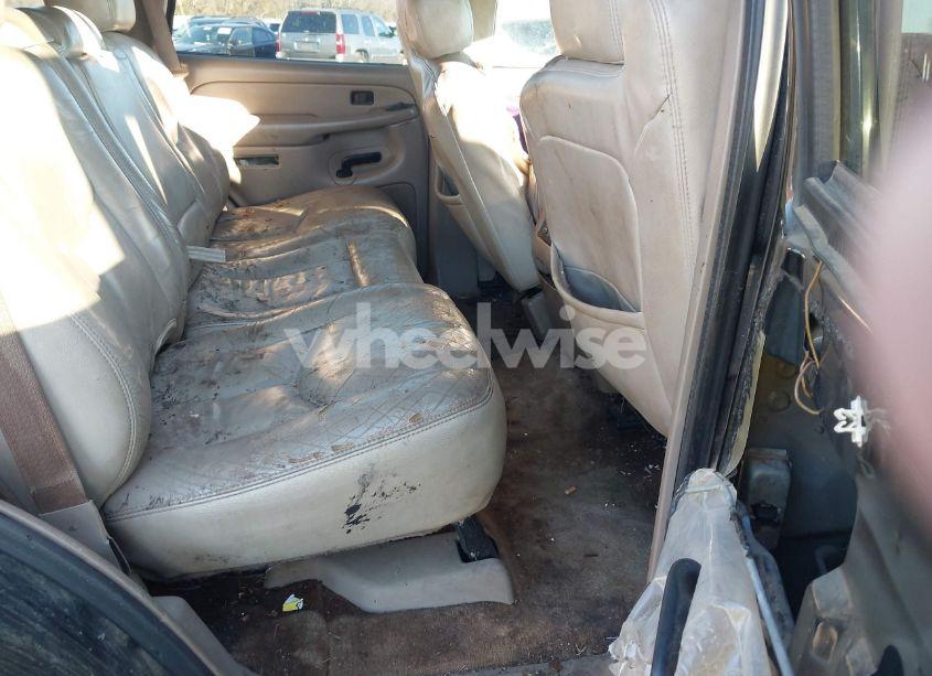 Photo 8 of 2004 Chevrolet Tahoe LT (VIN 1GNEC13Z14R245315)