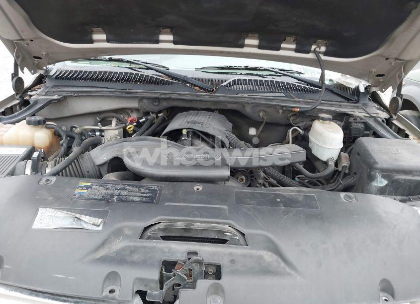 Photo 10 of 2004 Chevrolet Tahoe LT (VIN 1GNEC13Z14R277102)