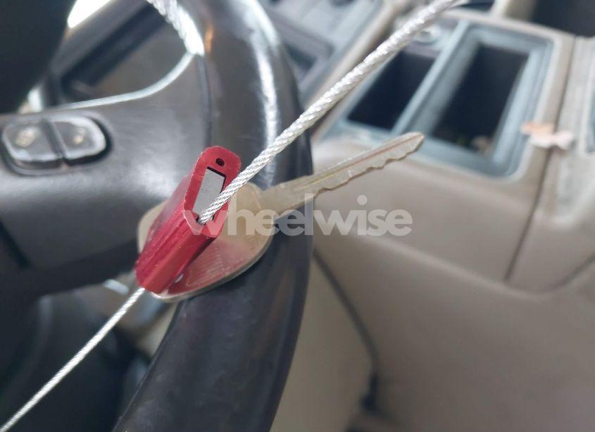 Photo 11 of 2004 Chevrolet Tahoe LT (VIN 1GNEC13Z14R277102)