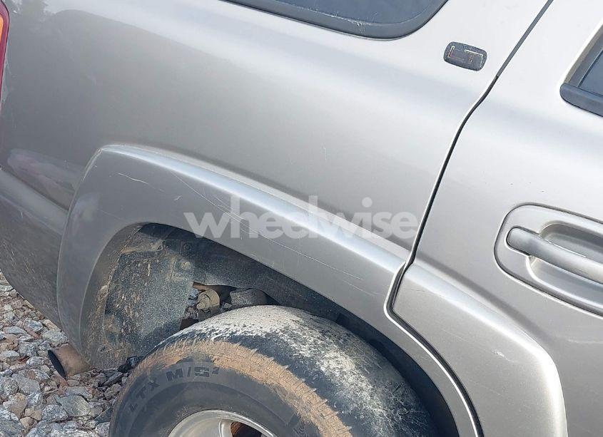 Photo 14 of 2002 Chevrolet Tahoe LT (VIN 1GNEC13Z22R197594)