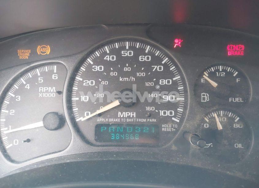 Photo 7 of 2002 Chevrolet Tahoe LT (VIN 1GNEC13Z22R197594)