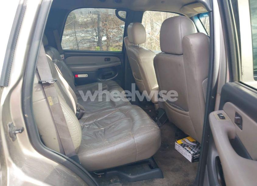 Photo 8 of 2002 Chevrolet Tahoe LT (VIN 1GNEC13Z22R197594)