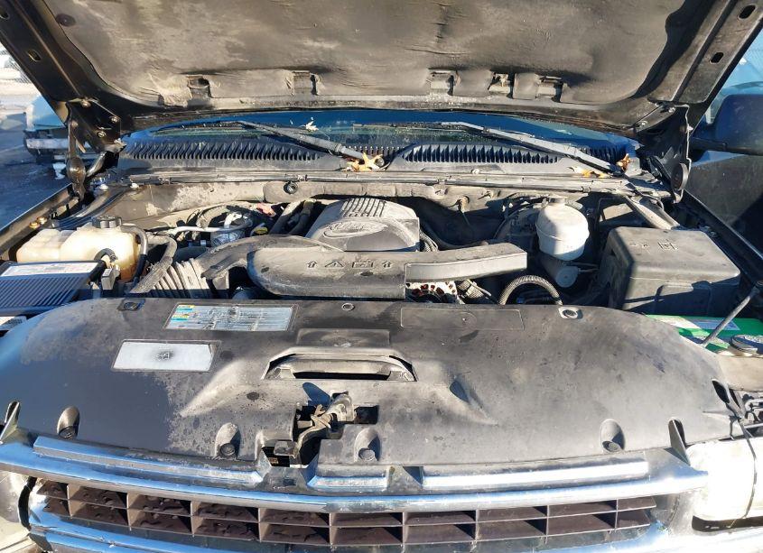 Photo 10 of 2003 Chevrolet Tahoe LS (VIN 1GNEC13Z23J190161)