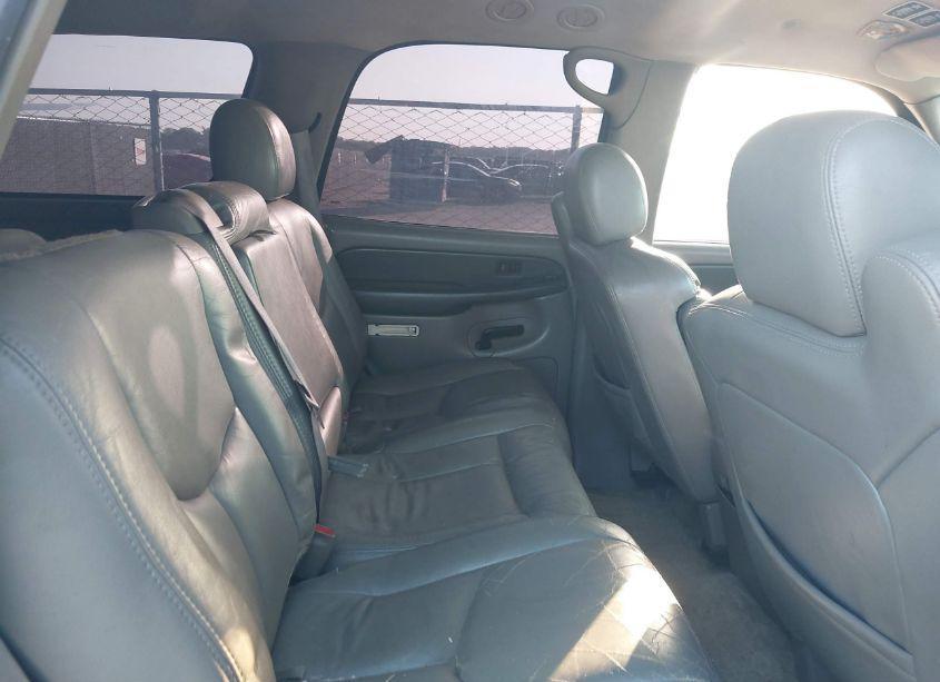 Photo 8 of 2003 Chevrolet Tahoe LT (VIN 1GNEC13Z23R115607)