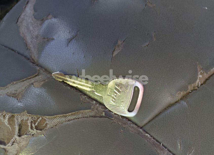 Photo 11 of 2004 Chevrolet Tahoe LS (VIN 1GNEC13Z24J205775)