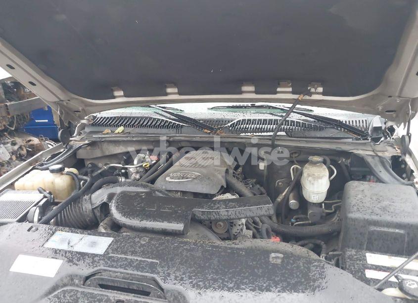 Photo 10 of 2004 Chevrolet Tahoe LT (VIN 1GNEC13Z24R160211)