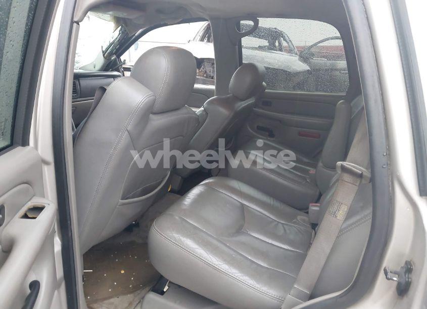 Photo 8 of 2004 Chevrolet Tahoe LT (VIN 1GNEC13Z24R160211)