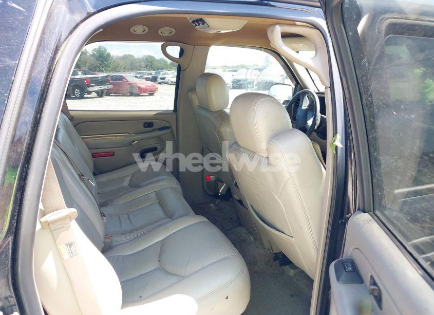 Photo 8 of 2004 Chevrolet Tahoe LS (VIN 1GNEC13Z24R266352)