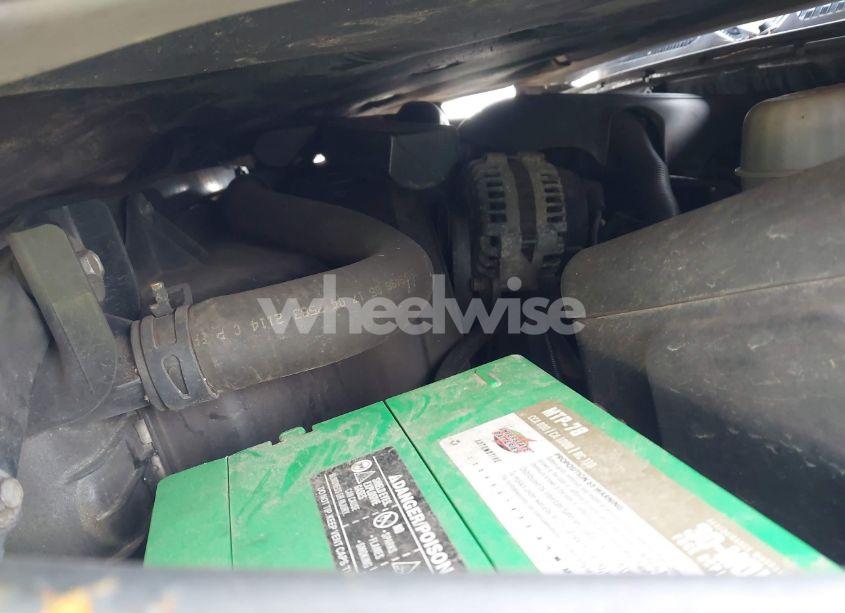 Photo 10 of 2004 Chevrolet Tahoe LS (VIN 1GNEC13Z24R307482)