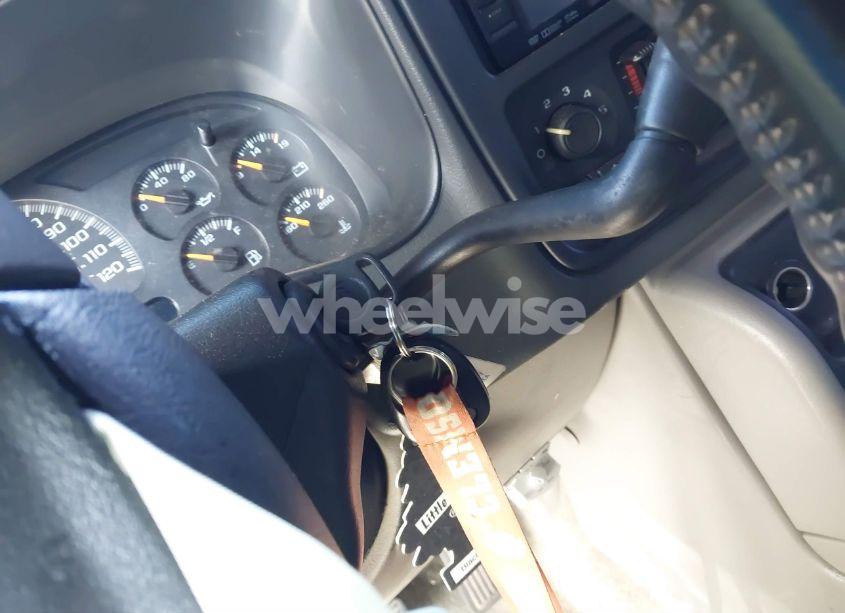 Photo 11 of 2004 Chevrolet Tahoe LS (VIN 1GNEC13Z24R307482)