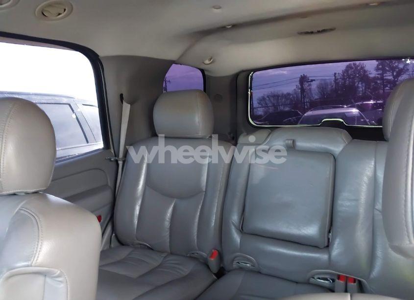 Photo 8 of 2004 Chevrolet Tahoe LS (VIN 1GNEC13Z24R307482)