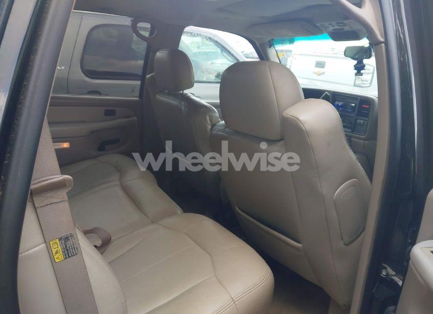 Photo 8 of 2002 Chevrolet Tahoe LT (VIN 1GNEC13Z32J231413)