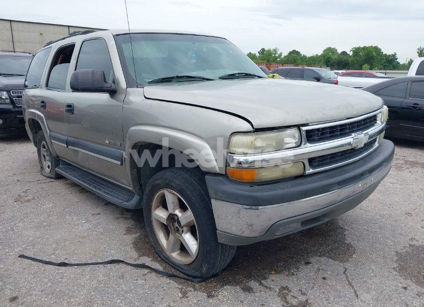 2002 Chevrolet Tahoe LS (VIN 1GNEC13Z32R304720) main photo