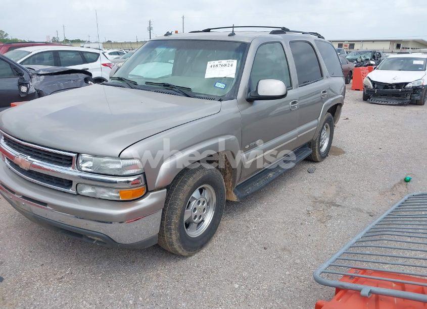 Photo 2 of 2003 Chevrolet Tahoe LT (VIN 1GNEC13Z33J280130)