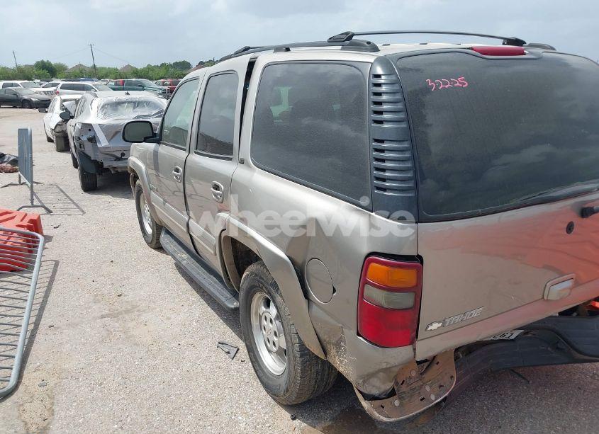 Photo 3 of 2003 Chevrolet Tahoe LT (VIN 1GNEC13Z33J280130)