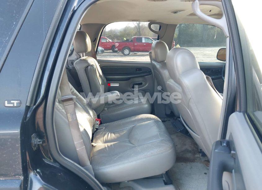 Photo 8 of 2003 Chevrolet Tahoe LT (VIN 1GNEC13Z33R299259)