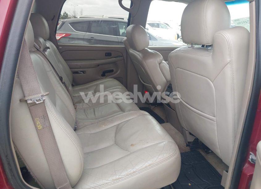 Photo 8 of 2004 Chevrolet Tahoe LT (VIN 1GNEC13Z34J203100)