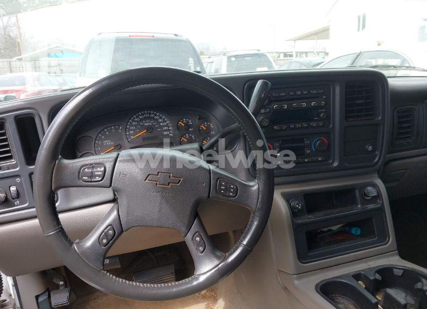 Photo 16 of 2004 Chevrolet Tahoe LT (VIN 1GNEC13Z34J277598)