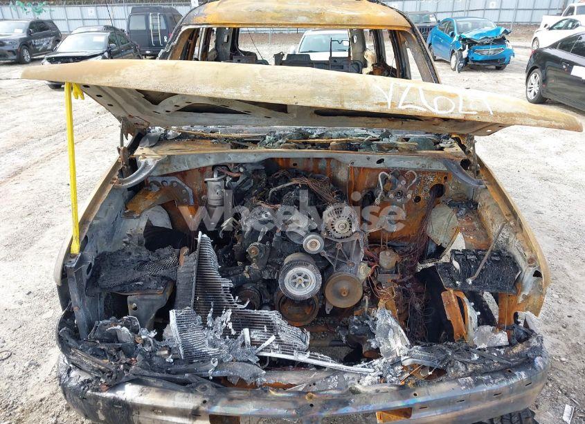 Photo 10 of 2004 Chevrolet Tahoe LS (VIN 1GNEC13Z34J282624)